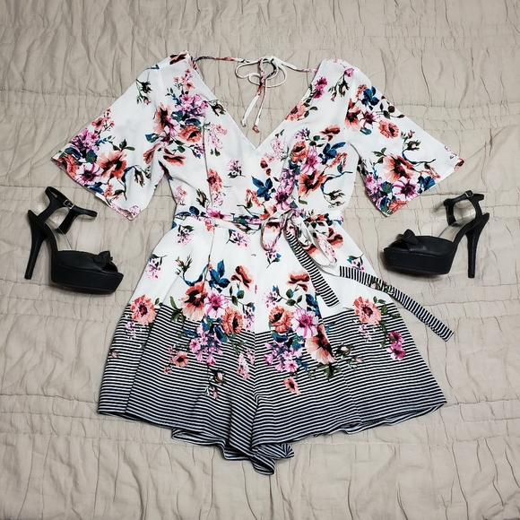 three pink hearts Other - 🌟HP🌟 NWOT Floral & Striped Romper